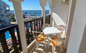 Top Complex Apartment On The Beach